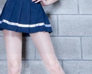 Beautyleg - Mina和她的毛衣，究竟是优雅的象征还是我眼中的美图错觉？