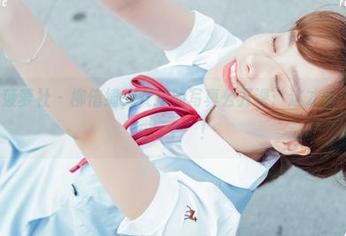 BoLoli菠萝社 - 柳侑绮，女孩的写真公开课：这才叫“充电在进行中”！