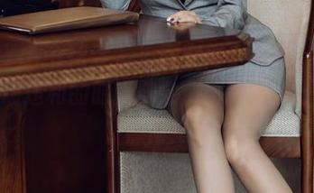 HuaYang花漾 - 徐安安修女写真：更像是一场违和的时尚舞会，比教堂的狂欢还热闹！