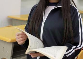 MFStar模范学院 - 短裙在温心怡的手下，下载一个图包来解解压？