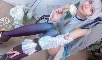 不得不说，Machi马吉的写真把崩坏：星穹铁道的氛围拿捏得无可挑剔
