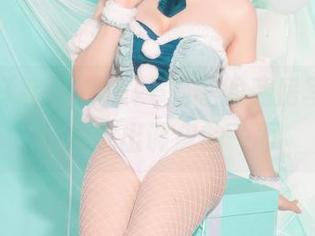 穿上牛仔裤，Nyako喵子的私房写真也开始展现出调皮的一面