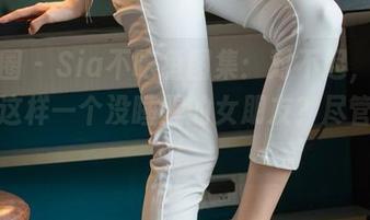 微密圈 - Sia不吃鱼图集：对不起，谁能拒绝这样一个没睡醒的女朋友？尽管下载！