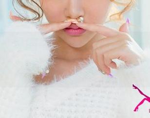UGirls尤果网 - Zora若拉的新毛衣作品，顺便教你怎样用毛衣引领秋冬潮流！