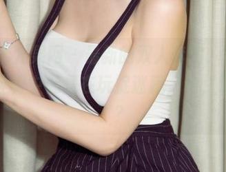UGirls尤果网 - 最新的双人套图，赵伊彤在这迷雾中像是在玩捉迷藏，诶，哪里去了？