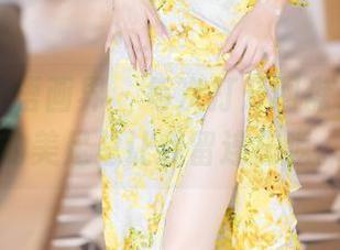 XIAOYU语画界 - 每次打开网盘，奈沐子的美足总让我留连忘返。