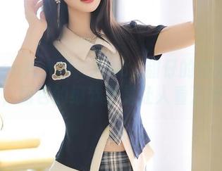 Xiuren秀人网 - tina_甜仔的美足在原图中，图包的细节更是让人看了想打转
