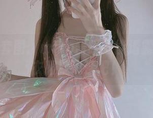 白衬衫套图：miko酱吖还能透露些啥？衣服就说话吧！