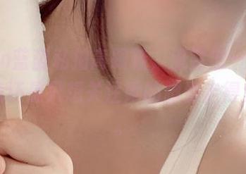 usejan蓝蓝私拍高跟鞋，流露出一种气场，可我还是只想关注她的脚步走得累不累。