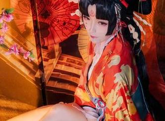 yui金鱼最新写真：黑裙与她的时崎狂三登场，拍照间竟有时间停滞的迷你时空？