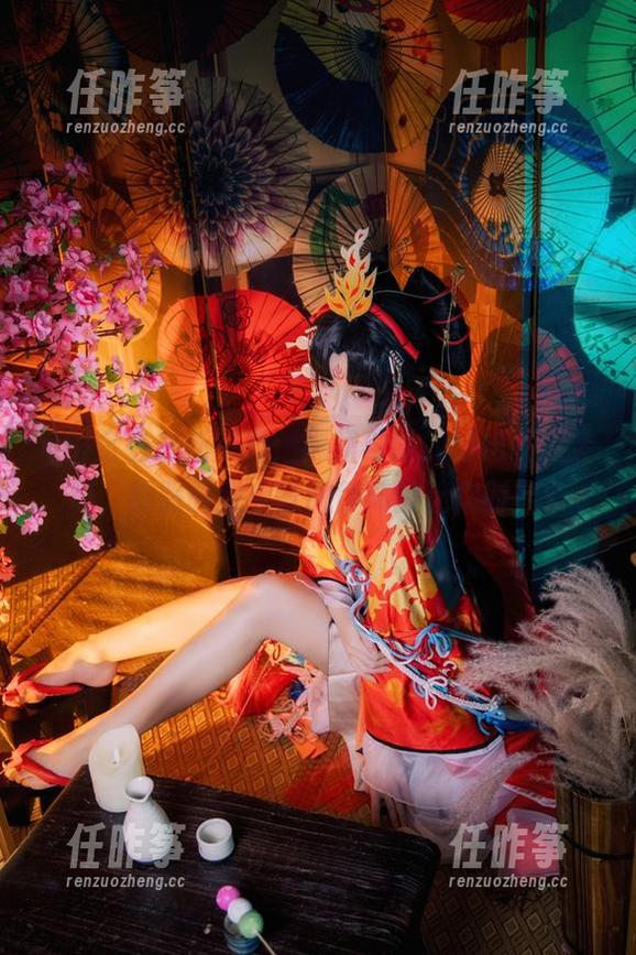 yui金鱼最新写真：黑裙与她的时崎狂三登场，拍照间竟有时间停滞的迷你时空？-任昨筝