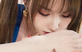 丽柜 - 无法抗拒的雪糕女仆写真，真希望摄影师能多拍几张，太有意思了！