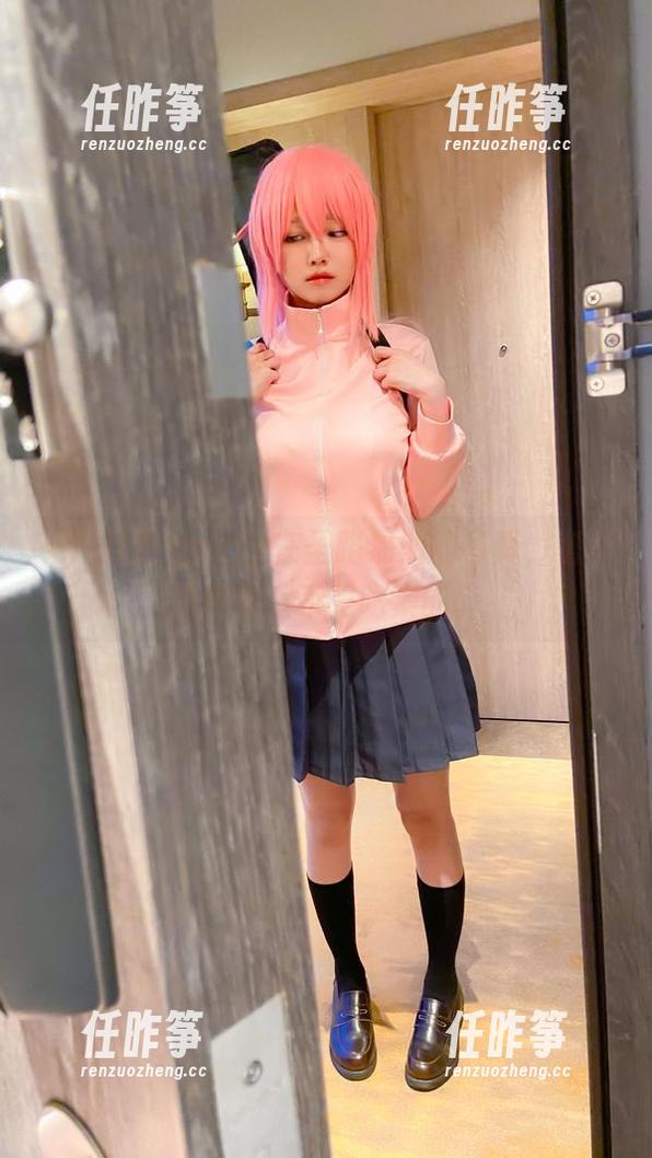 亚缇arty 见识到亚缇arty在圣路易斯的写真,奢华执柄果然不是吃素的。