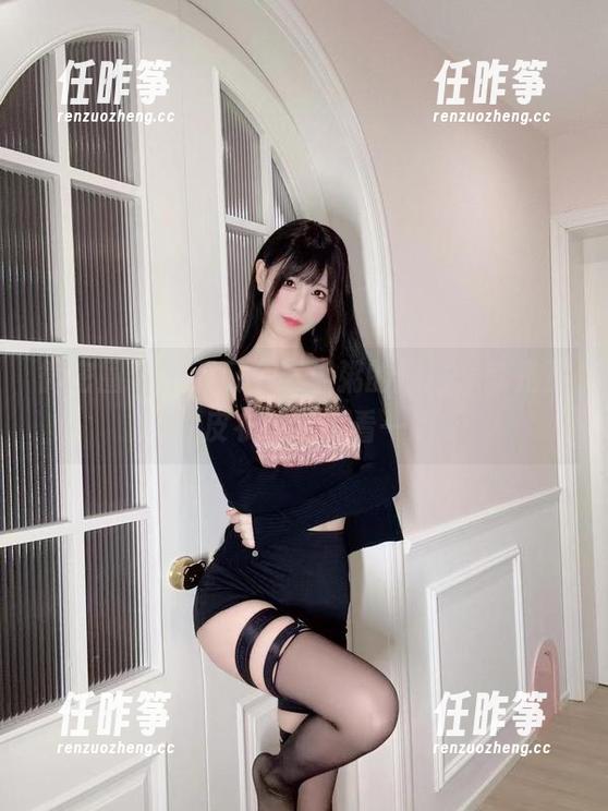 微密圈 - 十万口草莓粥粥的作品，就是那件皮衣让我多看一眼
