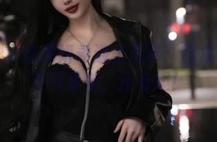微密圈 - 当周妍希遇上吊带：图集中藏的不只是美，还有趣！