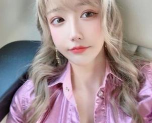 啾小妍Deer和她的浴缸，挑逗你的所有想象，快去下载。