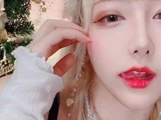 想看无圣光如何惊艳，啾小妍Deer的金发芭比值得一试！
