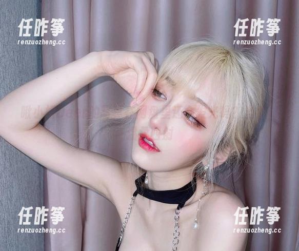 啾小妍Deer的写真在网盘里还会发光吗？当然，温柔四射