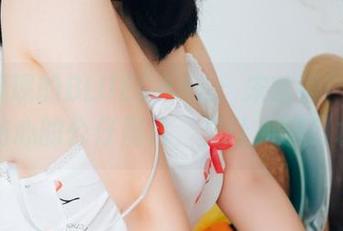 纸上浮现的BLUECAKE：宋哈娜(송하나)这贴心的公仔照片，真让人流口水！
