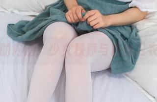 照片的内涵：少女秩序与白丝卫衣共舞