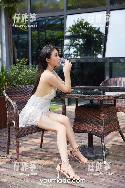 尤蜜荟-合法萝莉 尤蜜荟 - 合法萝莉免费棉袜套图来了,带你体验另类风景!