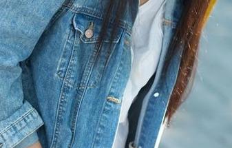 推女郎 - 吻熙短裤图集：这角度真让人想多了，哈哈！