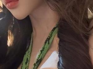 微密圈 - 把无欲无求的推土君的泳池写真集下载到手机里，这可是夏日必备哦！
