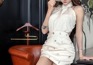 星颜社 - 免费查看Emily尹菲黑丝照片，保证你眼睛不想移开。