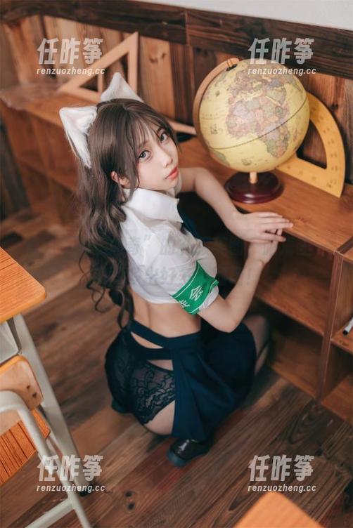 杏仁曲奇 看到“杏仁曲奇”的礼服美图,脑海里一瞬间多出好多小剧场!