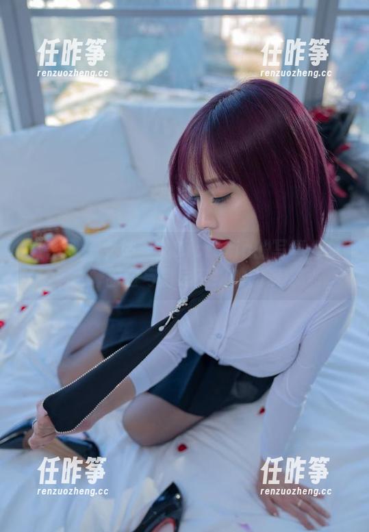 果儿Victoria 微密圈 - 女神果儿Victoria的写真合集:甜蜜与禁忌交织的图景