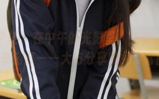 模范学院 - 在中午的光影里，艾莉Evelyn独享浴缸——大方分享的免费套图！
