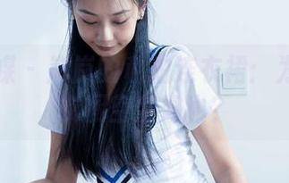 物恋传媒 - 岚岚的私拍连衣裙：为啥我的衣橱空空如也？