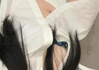 微密圈 - 该咋形容这件连体衣呢？只有看玫桃泡芙的写真原图，才能体会。