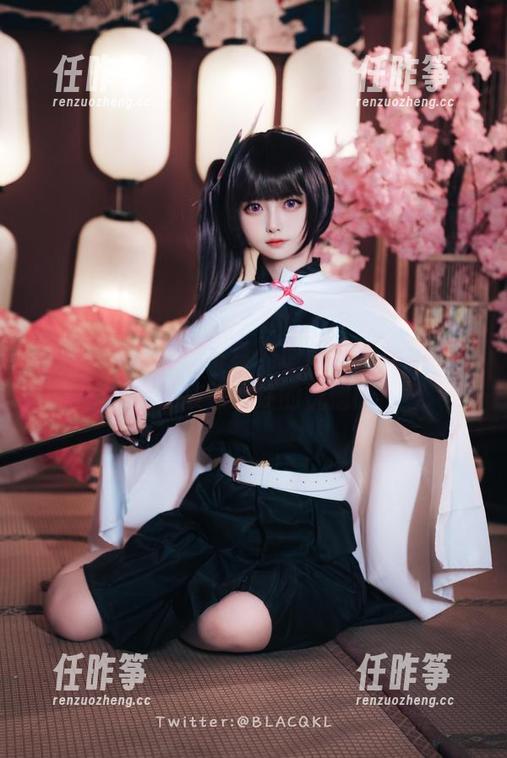 白莉爱吃巧克力写真里那件连体衣,让我有种被包裹住的恍惚感-任昨筝 白莉爱吃巧克力写真里那件连体衣,让我有种被包裹住的恍惚感-任昨筝