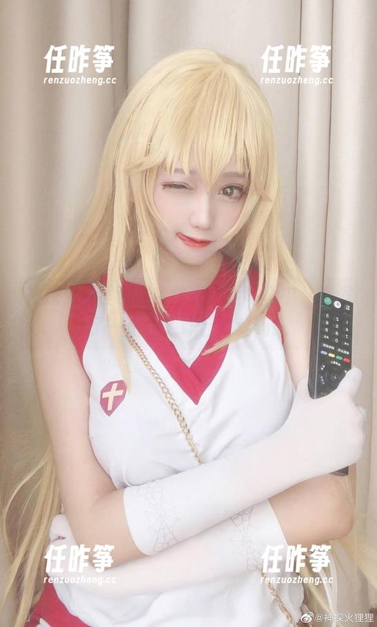神探火狸狸 神探火狸狸和埃吉尔在最新写真中,上演了一出令人咋舌的戏码!