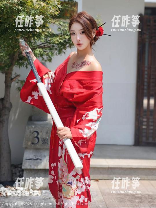 秀人网 - 一身校服，是优酱的全套写真，话说，这颜色也太好看了，忍不住多看几眼。-任昨筝