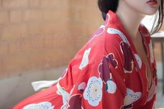 秀人网 - 小逗逗的毛衣快闪：下载前先备好你的心脏！