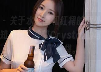 秀人网 - 关于水墨画和红裙的意外联想，真的不知为何，梓萱Crystal的写真集让我扭动了脑袋。