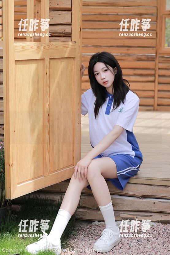 秀人网-美昕Yumi 秀人网 - 看!美昕Yumi的高跟鞋对着镜头撒娇,“私房”图片直戳你的心。