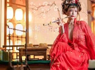 高清写真：金发舞娘肆无忌惮的舞动，秋和柯基的镜头在瑟瑟发抖