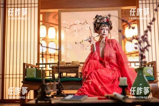 秋和柯基 高清写真:金发舞娘肆无忌惮的舞动,秋和柯基的镜头在瑟瑟发抖