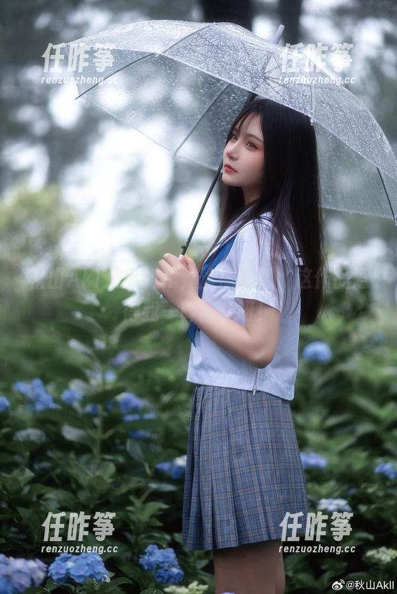 秋山AkI又出新作，丝袜福利，这作品惹得我一阵狂想呀！-任昨筝