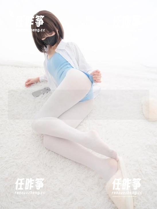 紧急企划 - 试试林书辞的高清裤里丝照片，恰如一口冰水，清润又透彻。