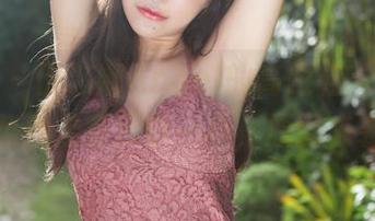 美媛馆 - 田芯娜Angel的高跟鞋：看她的姿势像走在云端一样，原图来袭！