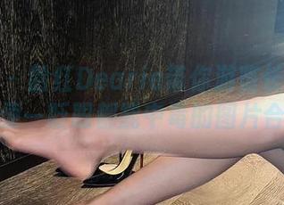 微密圈 - 脸红Dearie带你游览长腿风景，随便一眨眼都能中毒的图片合集！