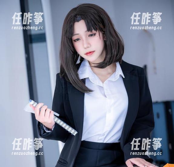 在卧室里,蓝小沂KiKi的居家乐翻了——COS成了最好的遮羞布-任昨筝 在卧室里,蓝小沂KiKi的居家乐翻了——COS成了最好的遮羞布-任昨筝