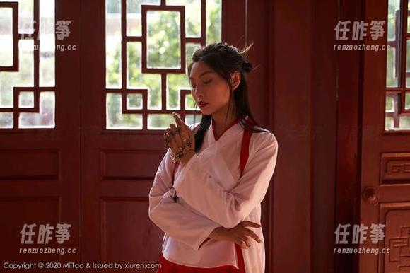 蜜桃社 - 木奈奈在泳池的美图，是我期待的‘无圣光’新高度！-任昨筝