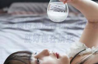 蜜桃社 - 李颖诗私房特供，肉丝轻轻一划就好像在挑逗
