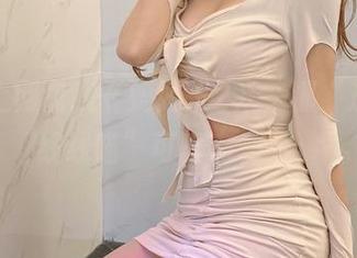 赶紧上网盘找《妈妈子2》，那“过期米线线喵”可真有一手；