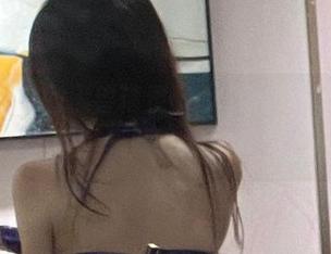 阿薰kaOri的黑兽精灵cos，不得不说选得很有品，默默佩服了一下她的眼光。